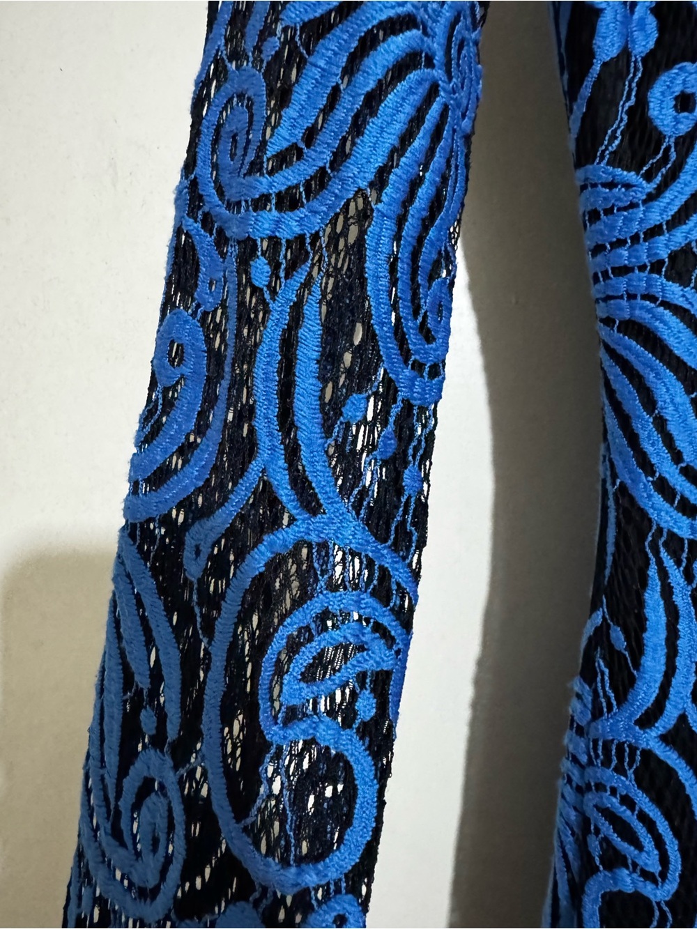 Charlotte Russe Royal Blue Lace Long-Sleeve Bodycon Dress - Picture 3 of 6